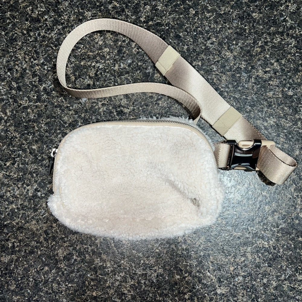 Lululemon Sherpa fleece belt bag.